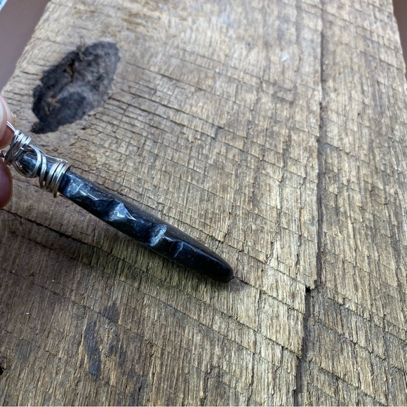 Black Spotted Jasper Fishing Drum Fish .925 Silver Bail Necklace Pendant - Picture 2 of 3